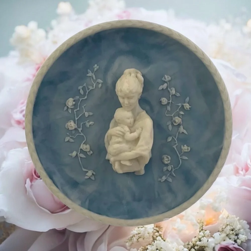 Avondale 1979 Mother Child “First Born” Cameo Plate By Frances Taylor Williams - Picture 7 of 9